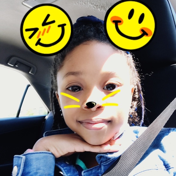 Meet your Posher, Kayla drew - Picture 5 of 5